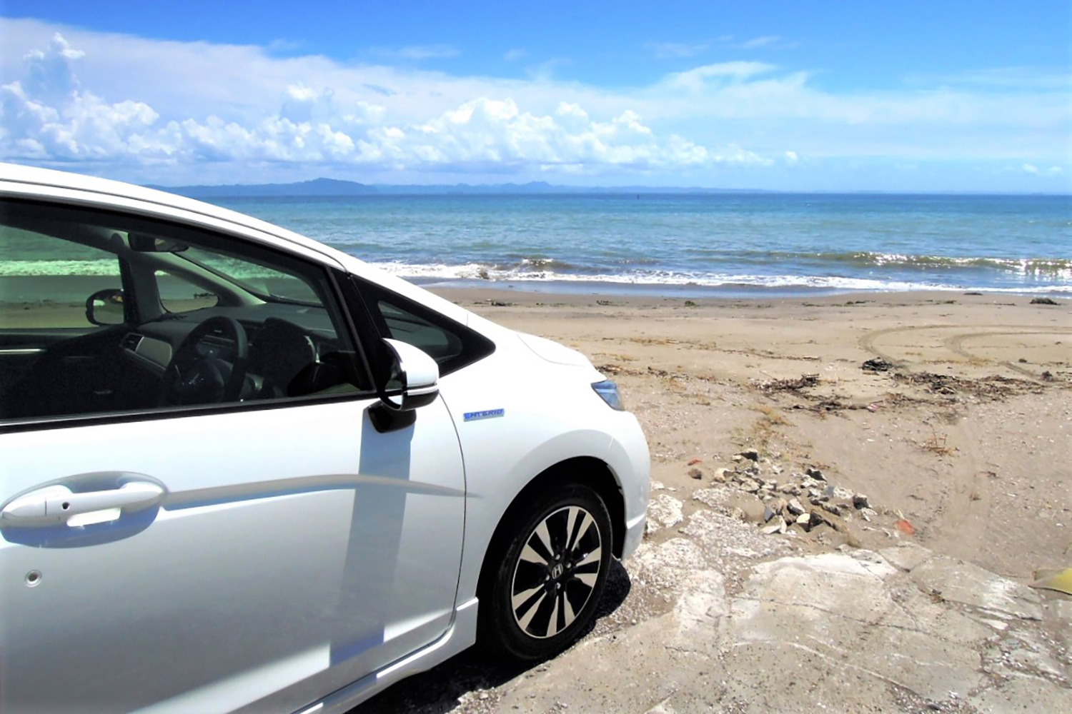 海 山ドライブのあとの洗車は家に着く前が正解だった 海の塩害だけじゃなく山の 樹液 もクルマには天敵 Goo 自動車 海 山ドライブのあとの洗車は家に着く前が正解だった 海の塩害だけじゃなく山の 樹液 もクルマには天敵 Goo 自動車