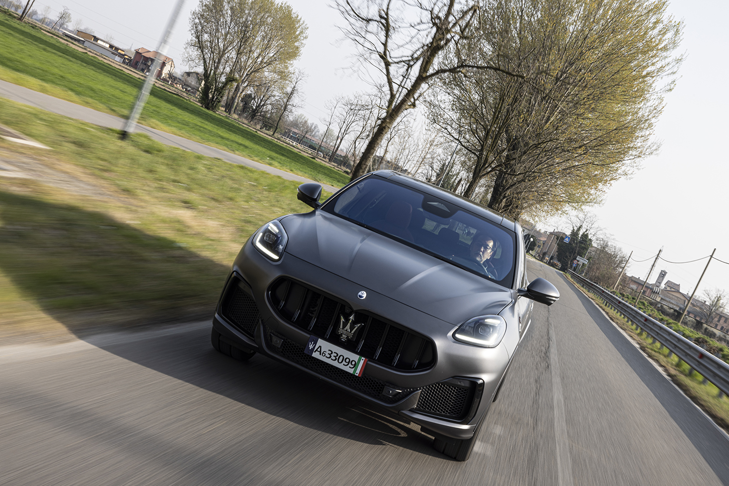 消滅の危機でさまよえるクラウンユーザーはどうする メシアになれそうなクルマ３台 A Goo 自動車