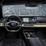 【画像】31.1インチの8Kディスプレイと40スピーカーの衝撃！　BMW ７シリーズ「ザ・ファースト・エディション」をオンラインで先行受注開始 〜 画像15