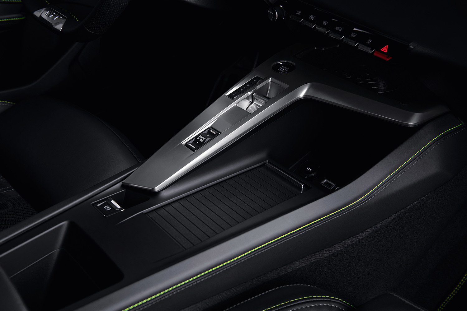 PEUGEOT_308PHEV_238_FR