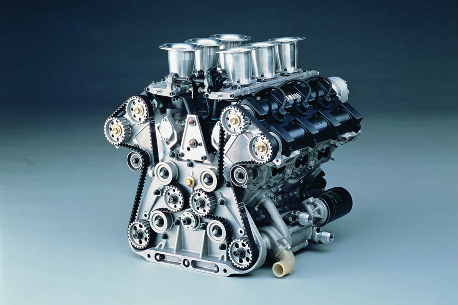 ヤマハのOX66型V6エンジン