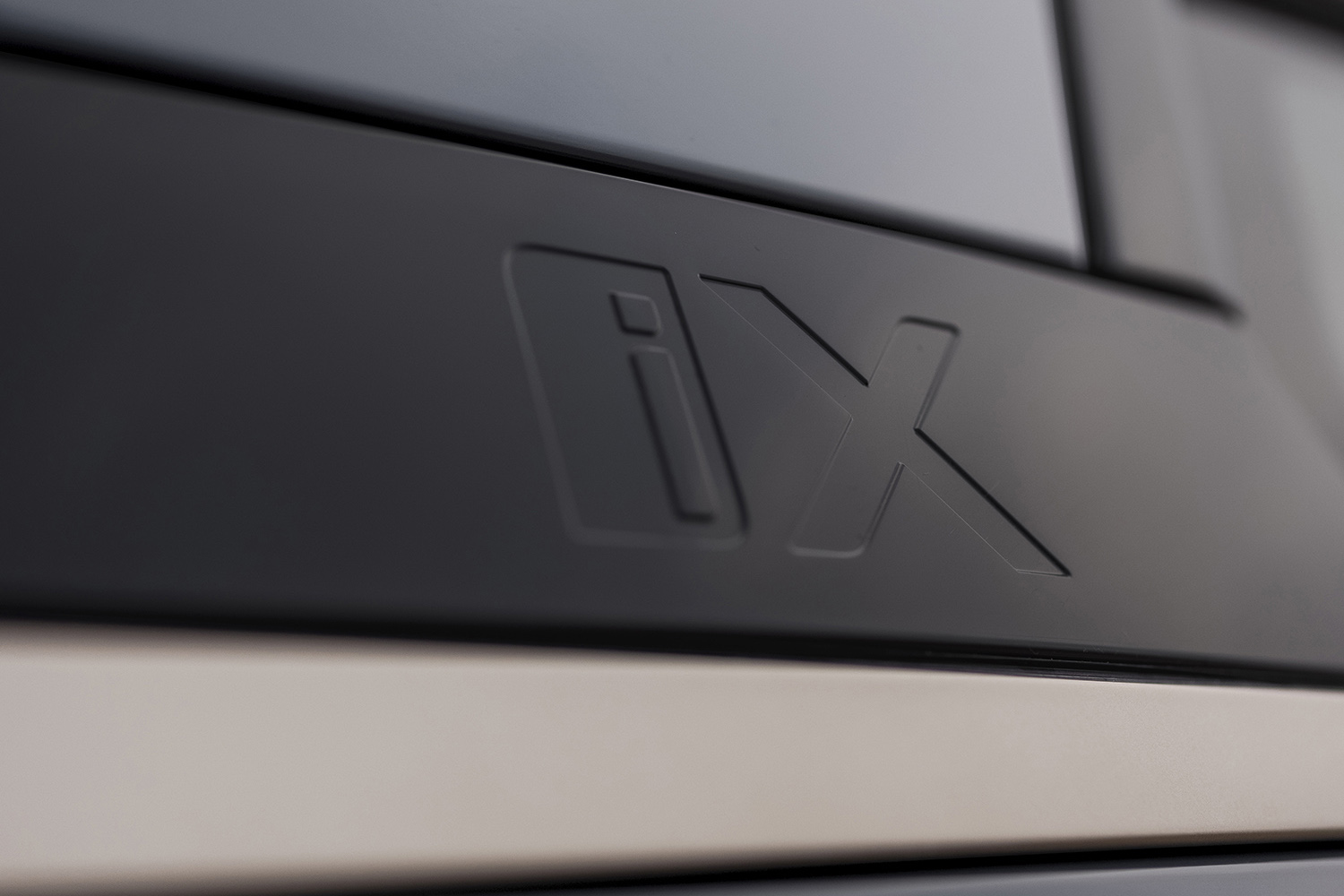 「BMW iX」のラインアップに『BMW iX M60』を追加し販売を開始 〜 画像31