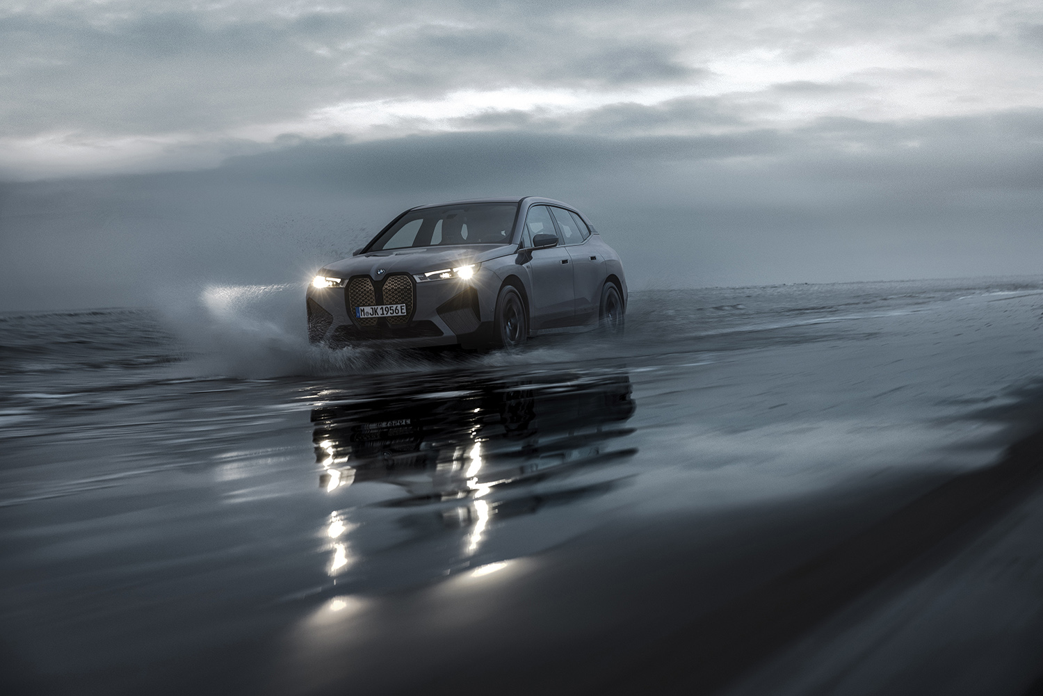 「BMW iX」のラインアップに『BMW iX M60』を追加し販売を開始 〜 画像20