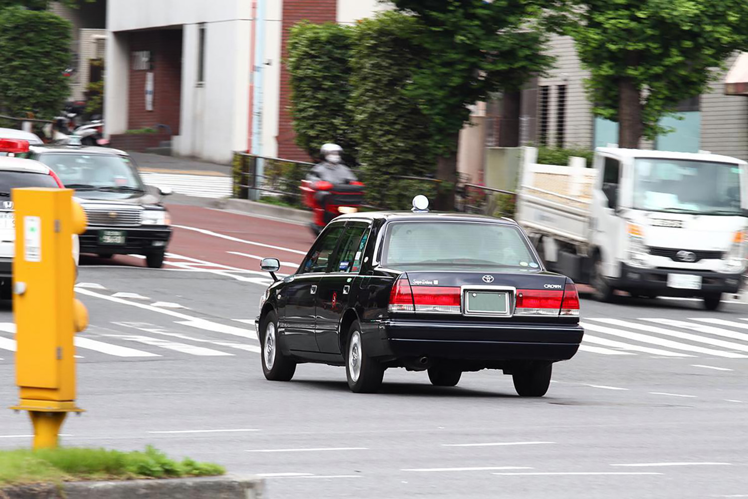 タクシーの走行シーン 〜 画像5