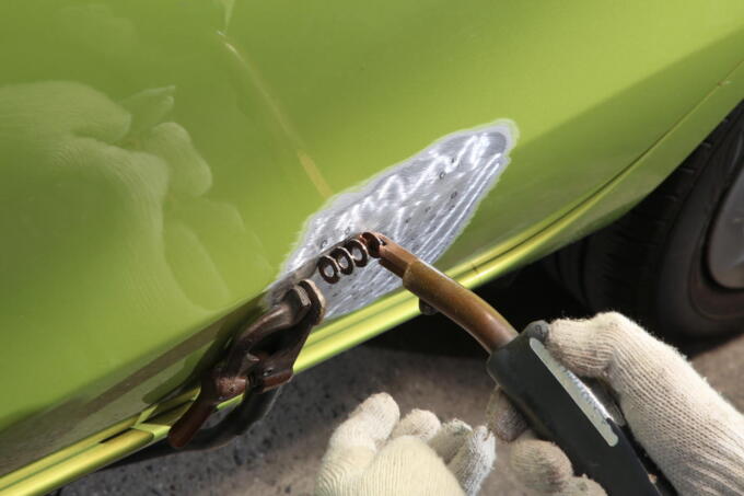 クルマをぶつけたあとの板金修理 実際に見積もりを取ったらディーラーとgsと街の板金屋では価格差3倍の場所もあった Web Cartop Goo ニュース クルマをぶつけたあとの板金修理 実際に見積もりを取ったらディーラーとgsと街の板金屋では価格差3倍の場所もあった Web Cartop Goo ニュース