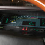 【画像】メーターも液晶！　ボタンもタッチパネル化！　車内総デジタル化のなか「時計」だけ「アナログ」を使用する高級車が多いワケ 〜 画像3