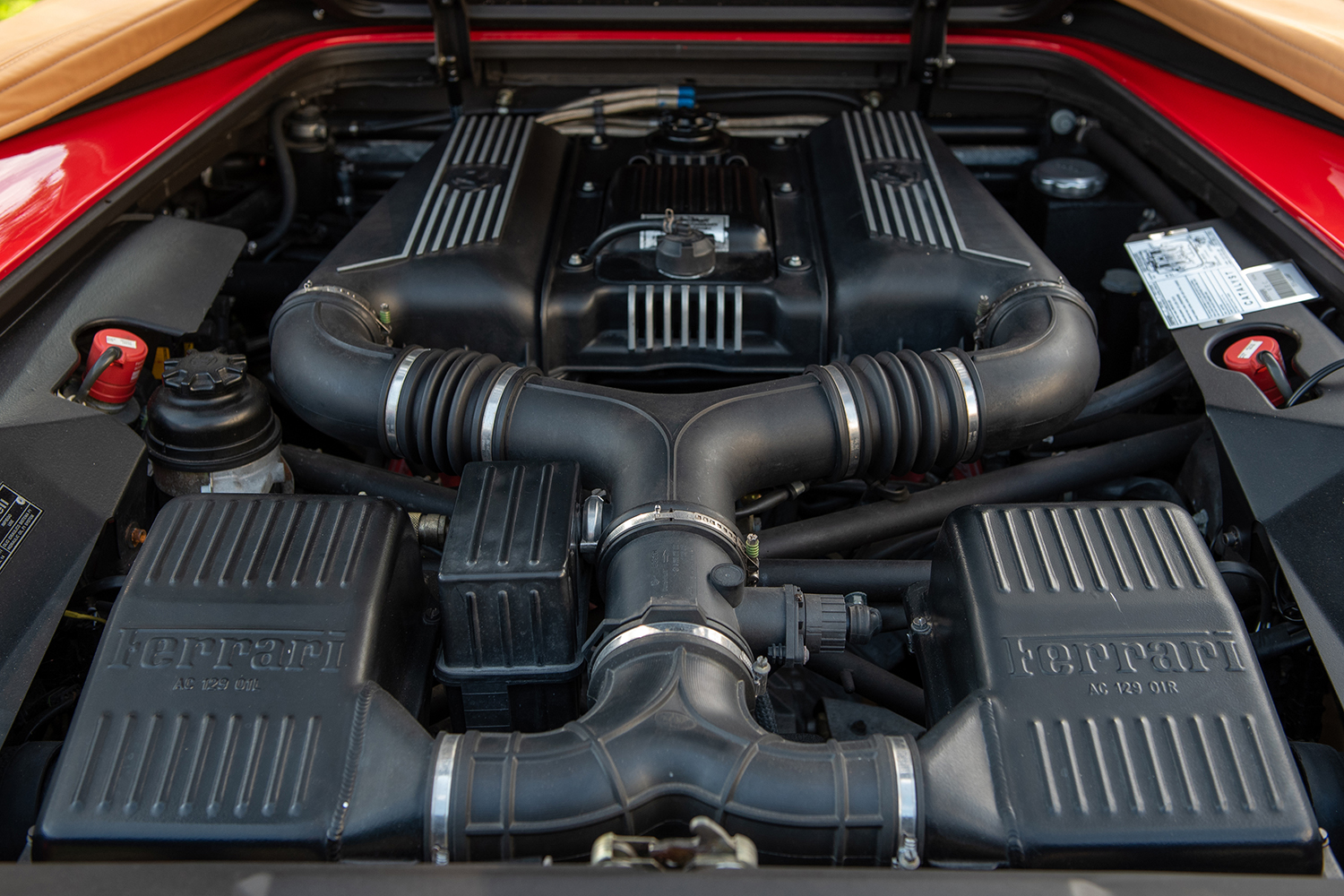 フェラーリF355のエンジン