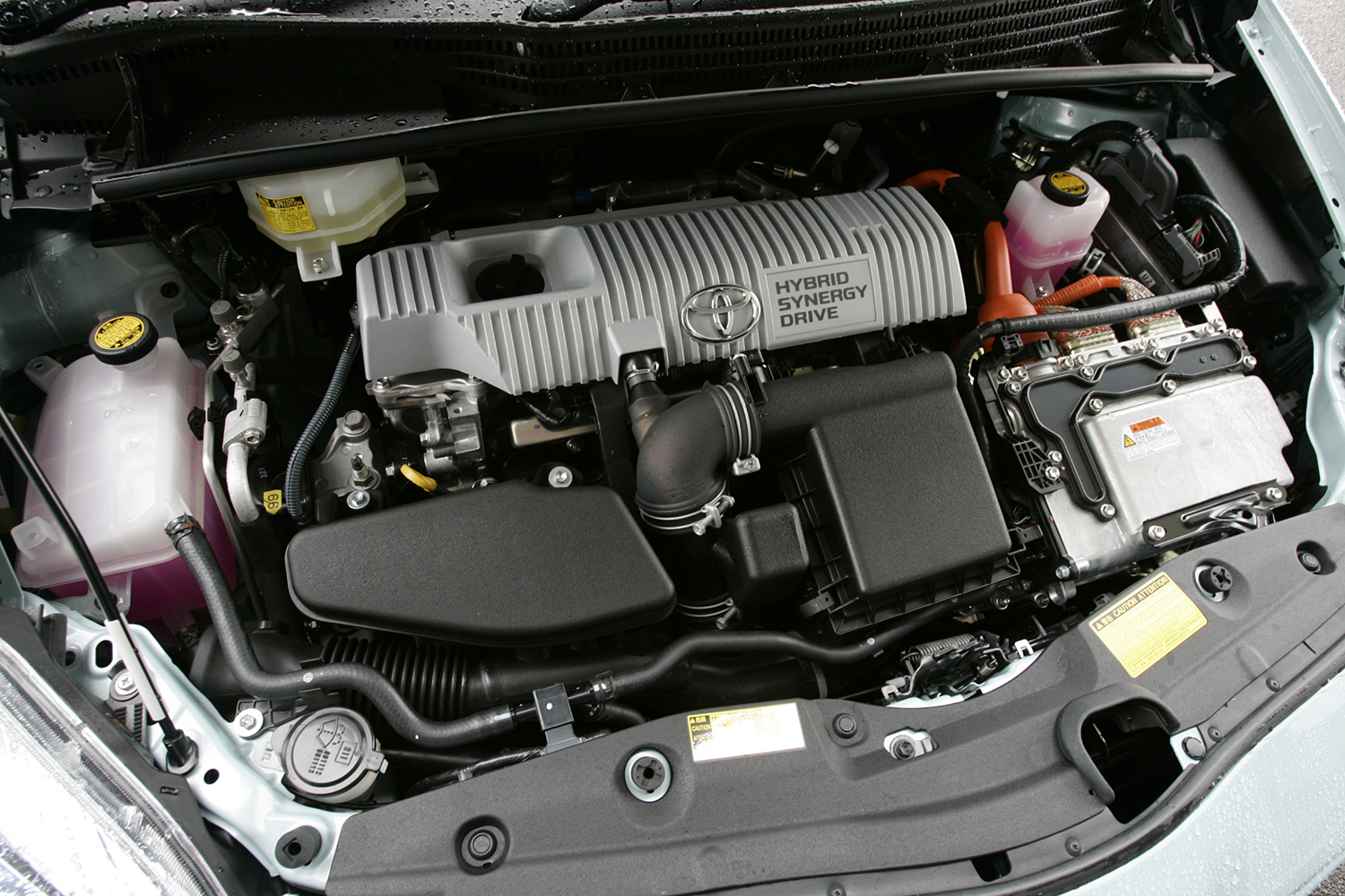 トヨタ・プリウスのエンジン