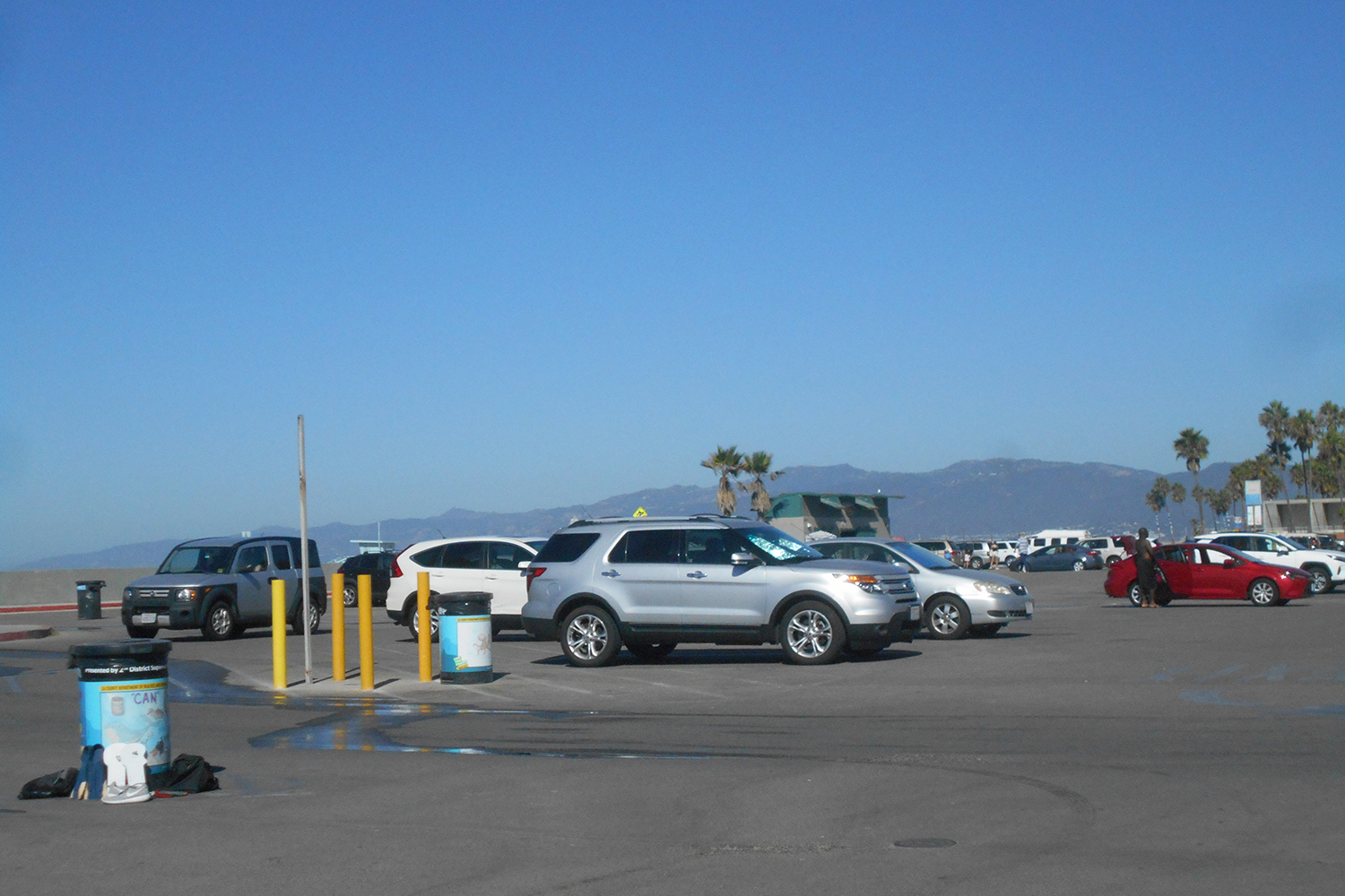 アナログとデジタルが混在するアメリカの駐車場