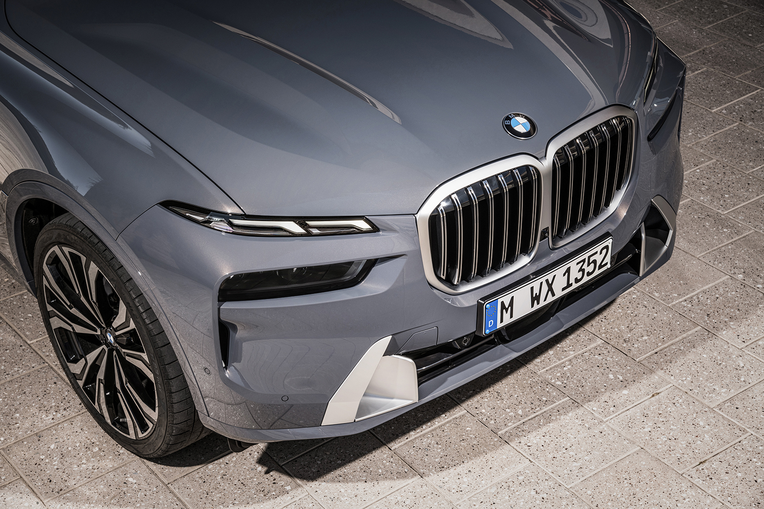 BMW X7のフロントデザイン 〜 画像6