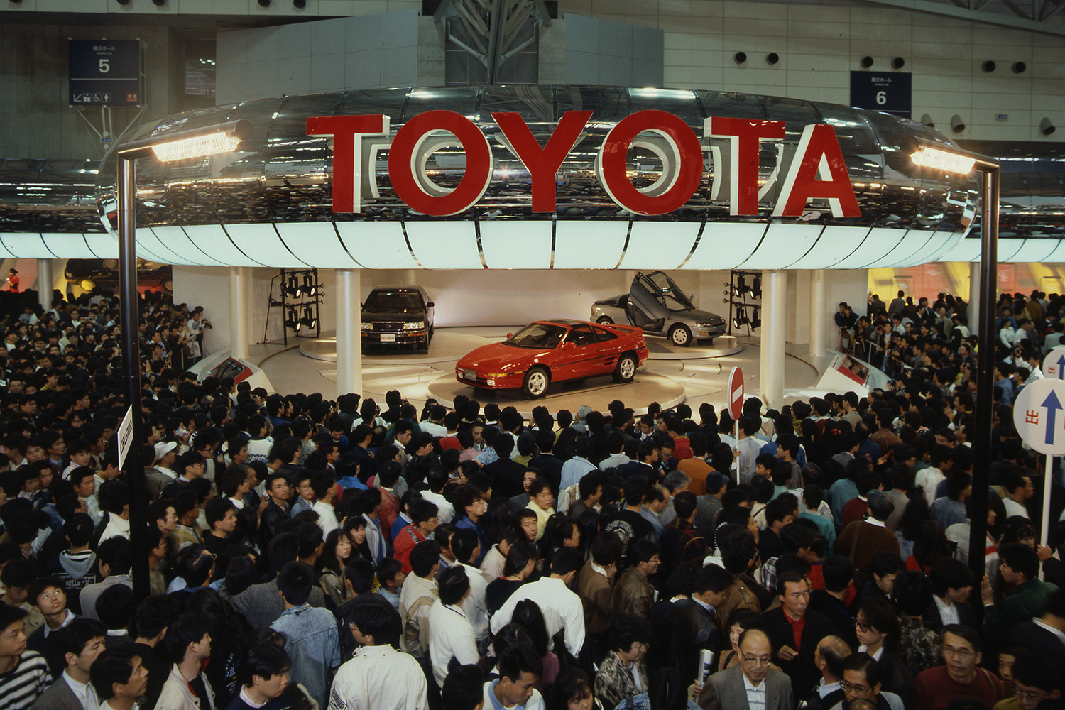 東京モーターショーに展示されたトヨタ・セルシオ