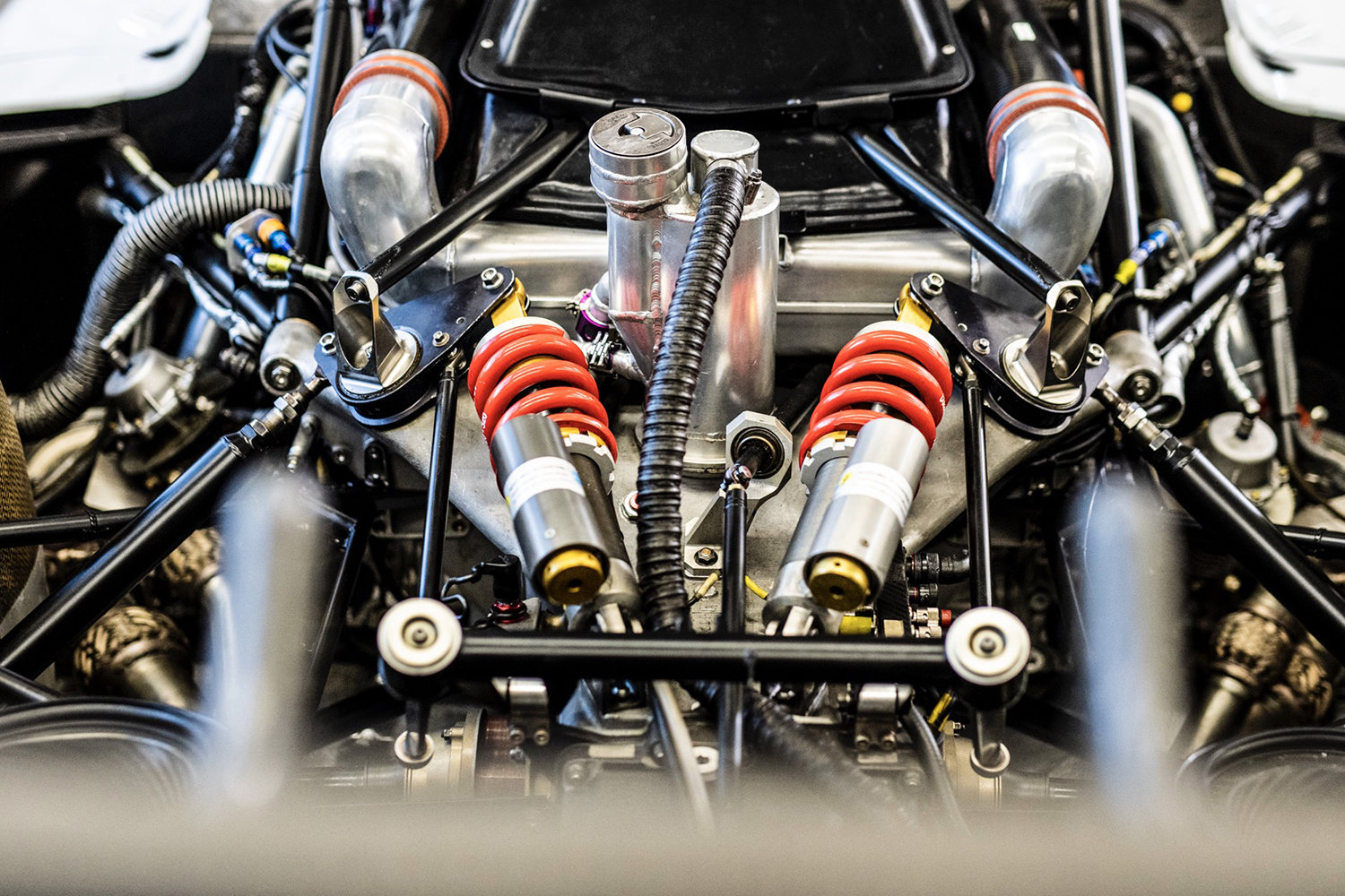 ポルシェ911 GT1のエンジンとリヤサスペンション