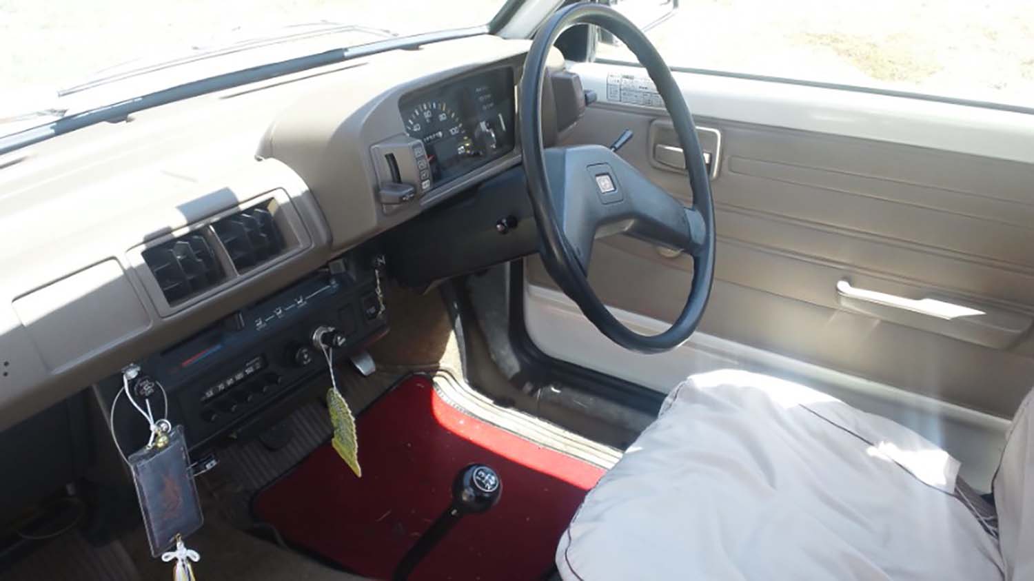 スバル・2代目レックスの車内空間