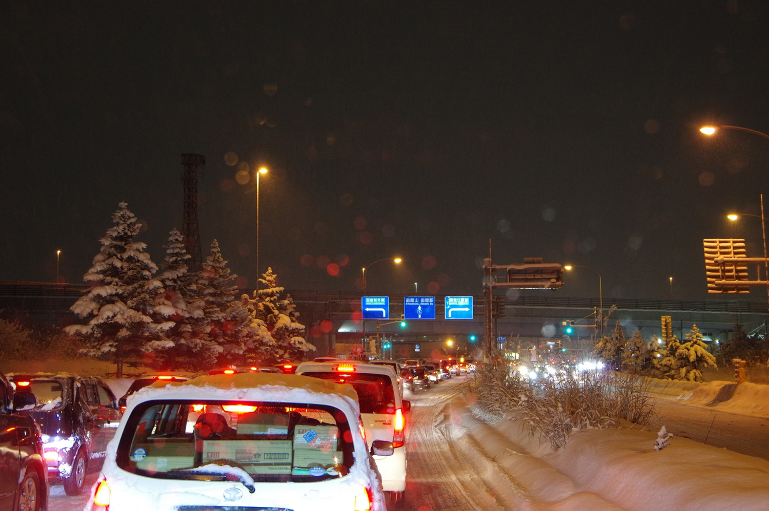 大雪で大渋滞・立ち往生という最悪の流れになった際に気をつけたいこと＆備えておきたいモノ 〜 画像2