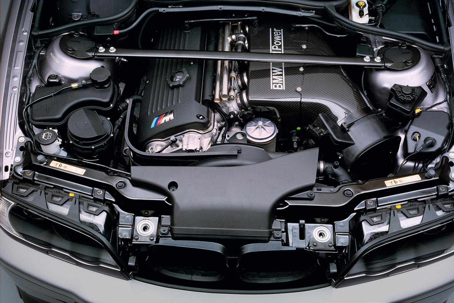 BMW M3 CSLのエンジン