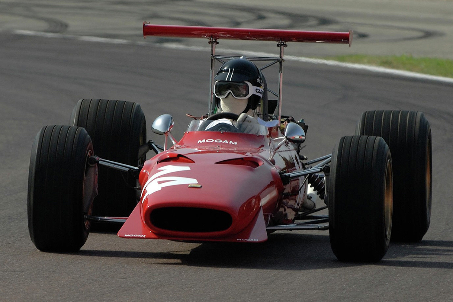フェラーリ166 F2の走行シーン