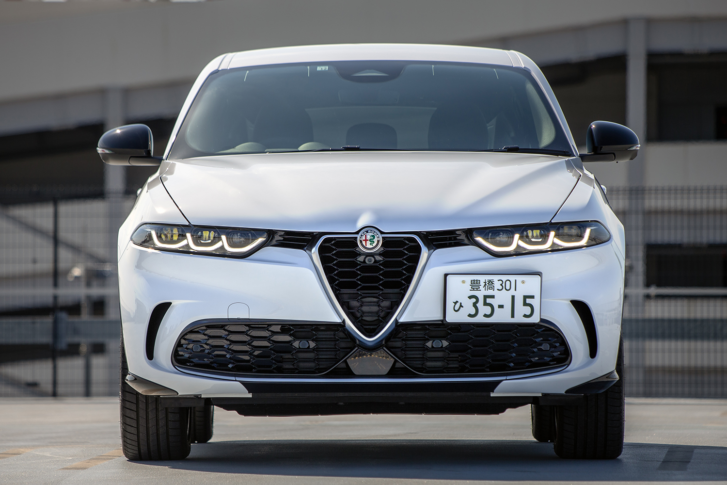 アルファロメオの新型SUV「トナーレ」はブランド初のハイブリッドであること以外にも見どころにあふれてる | 自動車情報・ニュース WEB CARTOP
