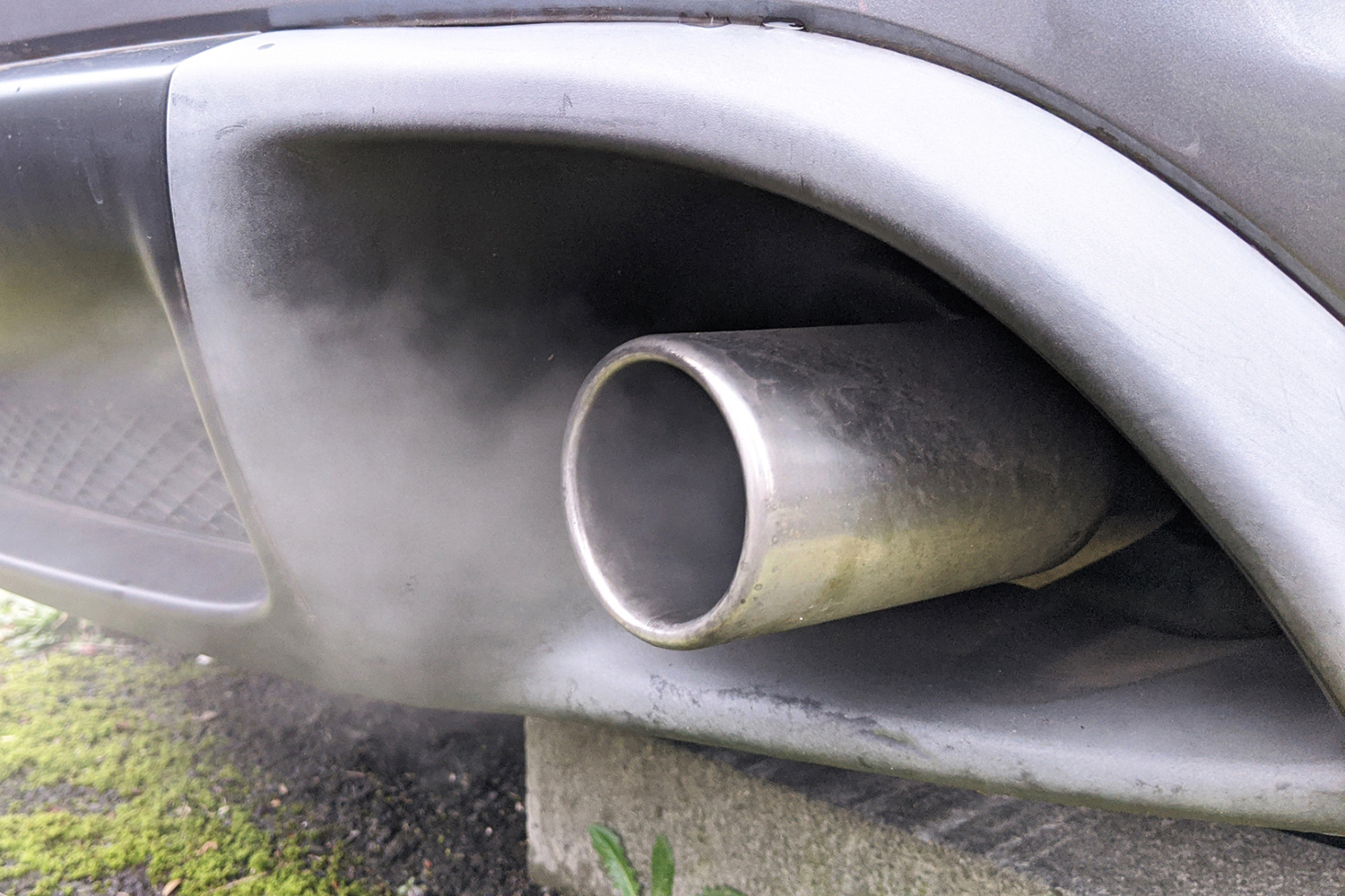車の排ガスのイメージ 〜 画像2