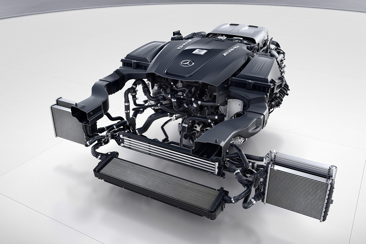 メルセデスAMG GT Rの4リッターV8ツインターボエンジン