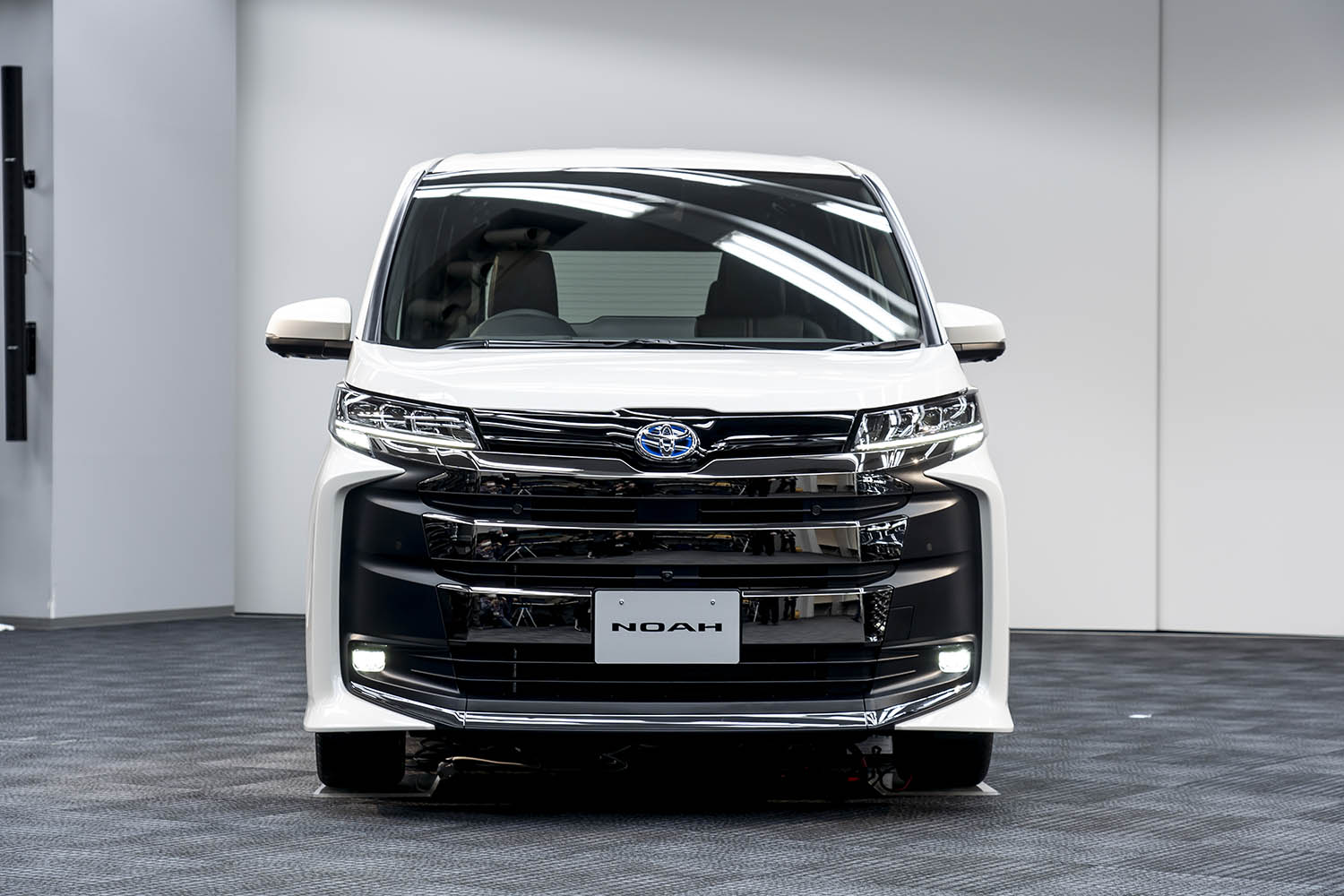 新型トヨタ・ノアを徹底解説！ 先代から進化したポイントとは？ 自動車情報・ニュース WEB CARTOP