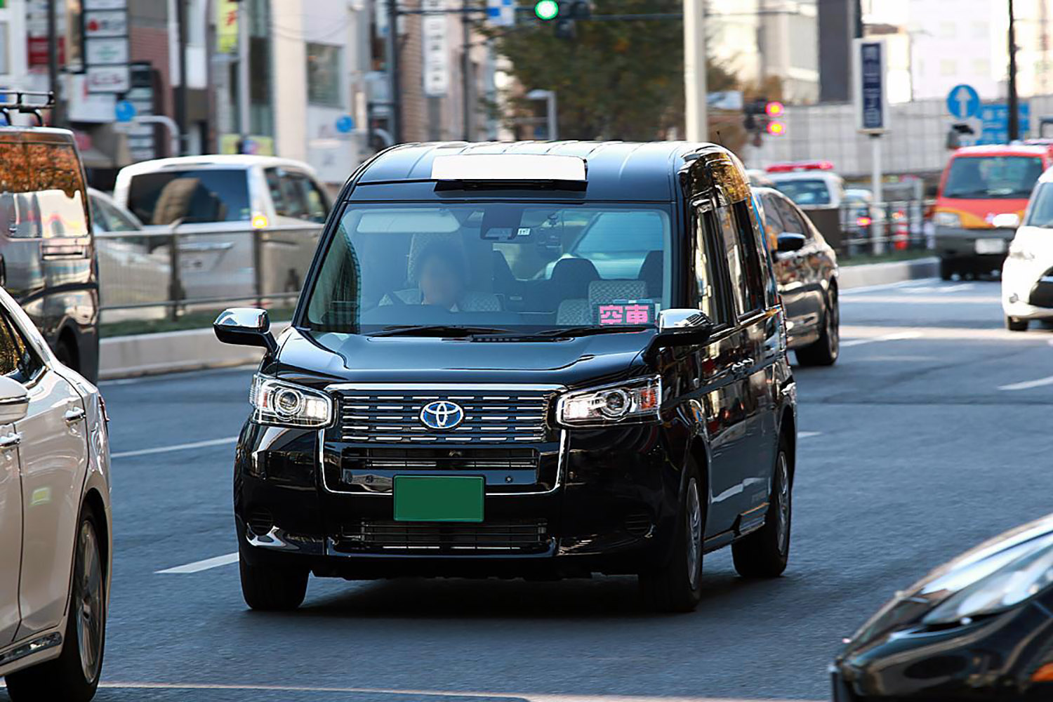 タクシーの走行シーン 〜 画像4