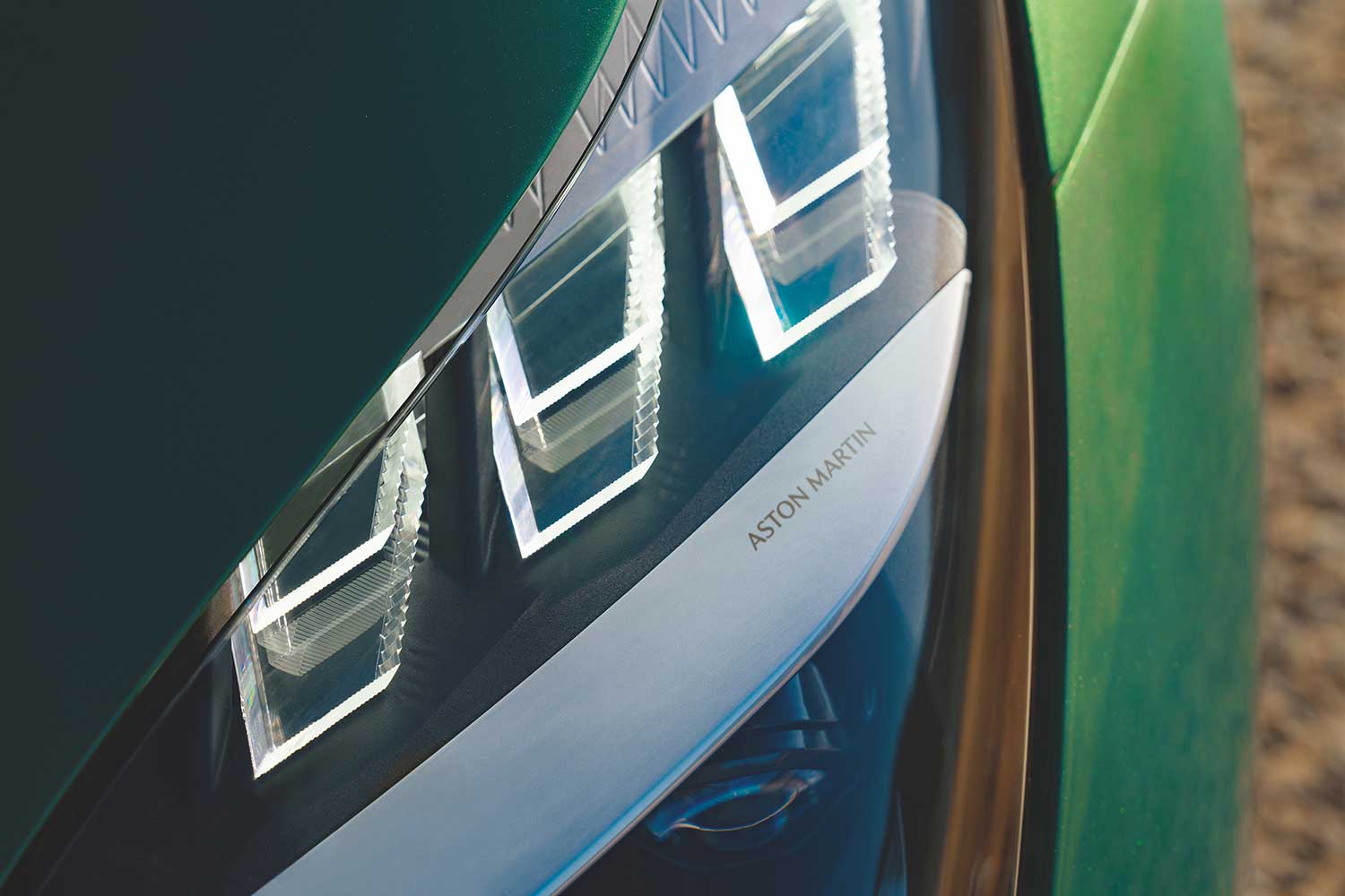 アストンマーティンが「DB12」を発表 〜 画像8