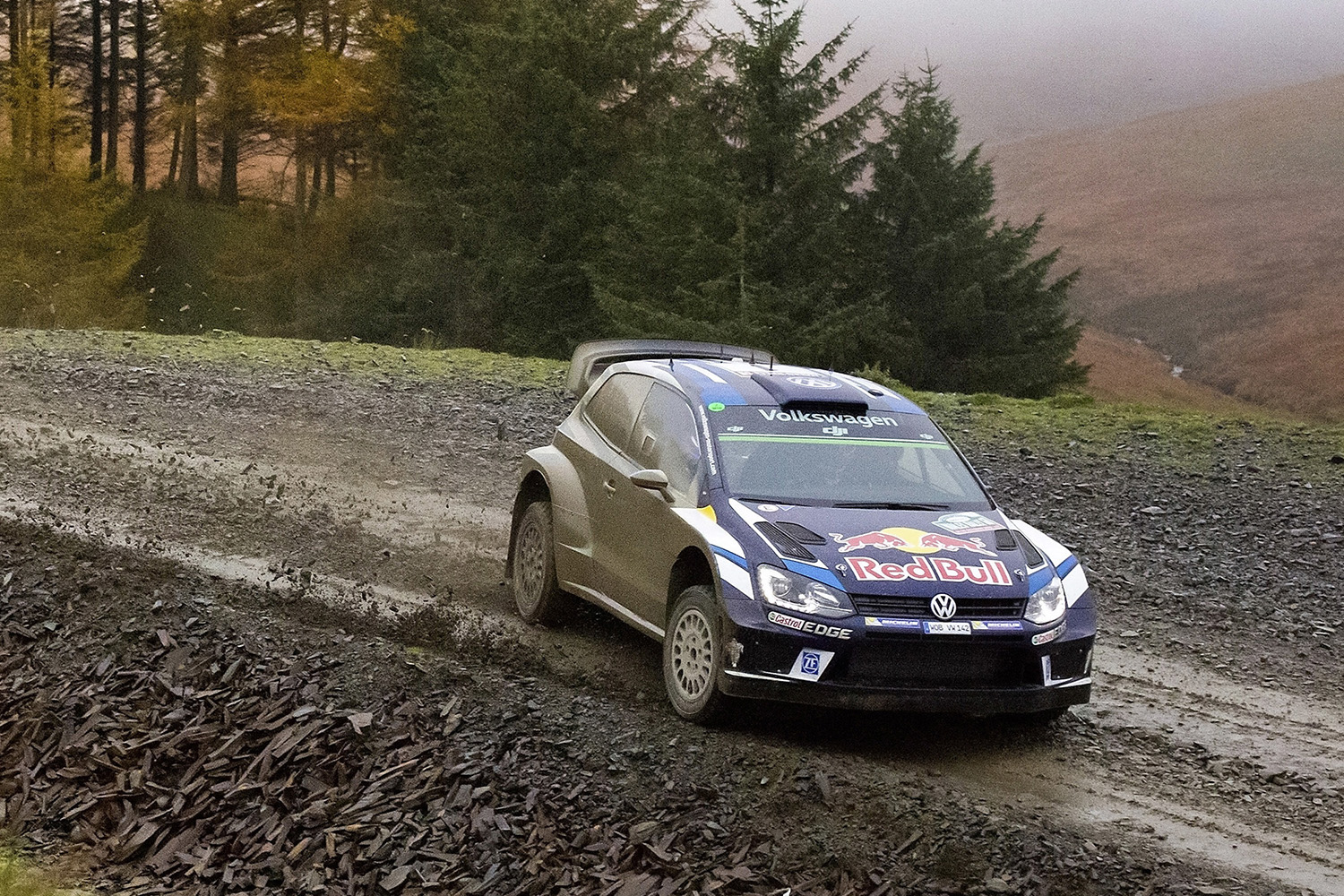 フォルクスワーゲン・ポロR WRCの走行シーン 〜 画像1