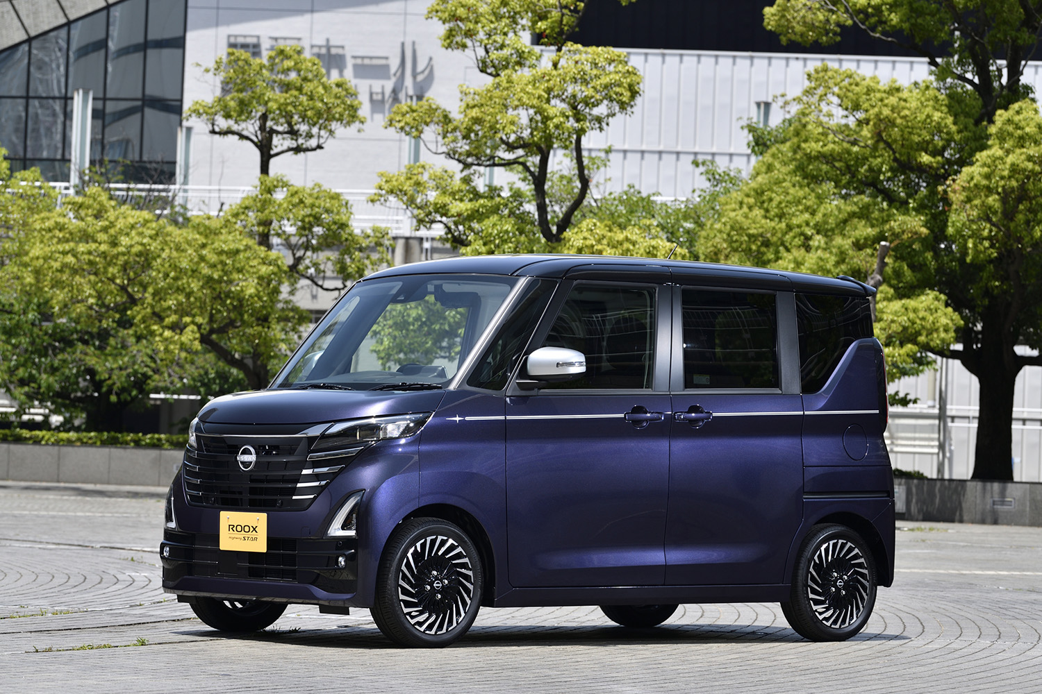 日産ルークスハイウェイスターアーバンクロムのフロントスタイリング