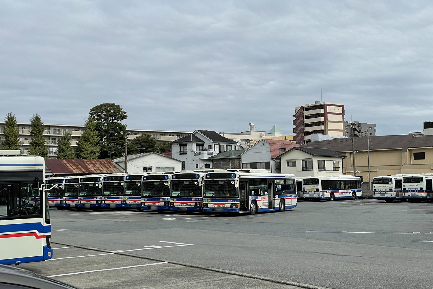 日本国内の路線バス事業所のイメージ写真