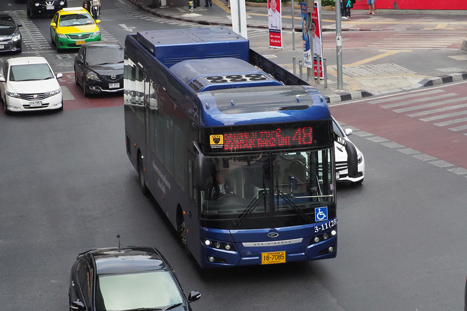 バンコク市内を走るタイのメーカーが製作したBEVバス 〜 画像1