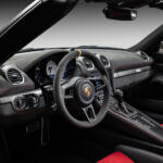 【画像】軽量で超絶パワフル！　911 GT3の心臓をぶち込んだ最強のオープンスポーツ「ポルシェ718スパイダー RS」の全容 〜 画像7