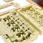 【画像】クルマのパーツを作るのに現代でも「奈良の大仏」的手法が使われてるってマジか！　じつはメリットの多い「砂型」って何？ 〜 画像1
