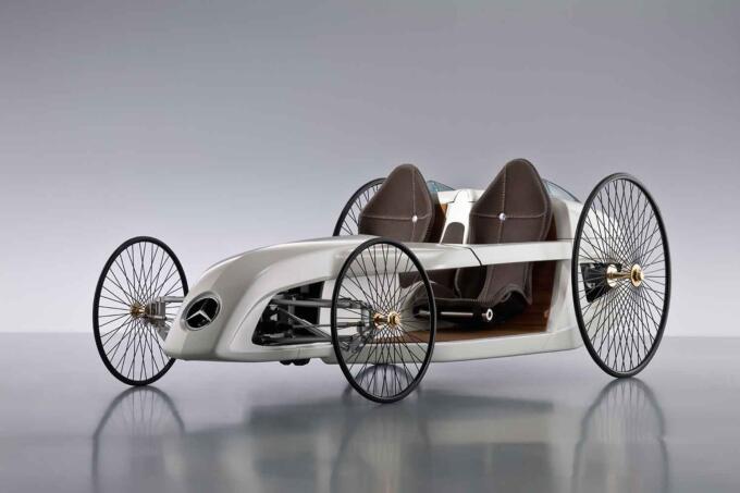 世界初の自動車と最新技術を融合すると……こうなるの!?　メルセデス・ベンツF-CELL Roadsterの衝撃的な姿