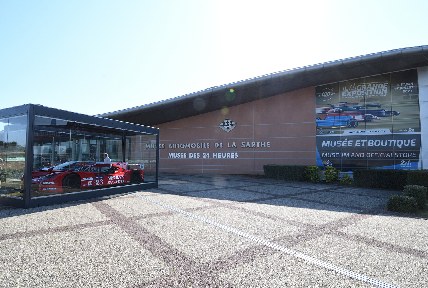 ル・マン24時間レース100周年を祝した参戦車両81台の記念展示がまるで夢のような空間