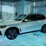 【画像】BMWは電気だけじゃなく水素にも本気！　トヨタと共同開発した燃料電池駆動システムの「iX5ハイドロジェン」にて実証実験を日本で開始 〜 画像1
