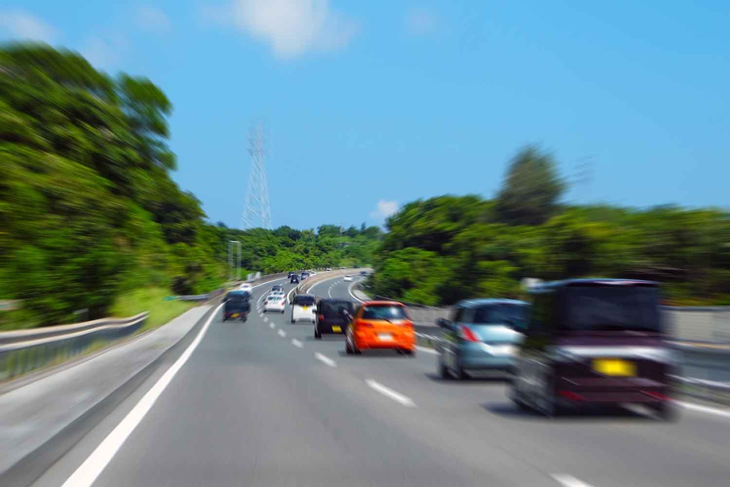 高速道路での煽り運転のイメージ写真 〜 画像4