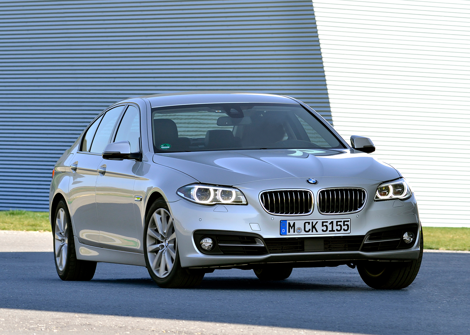 BMW５シリーズがフルモデルチェンジを敢行 〜 画像9