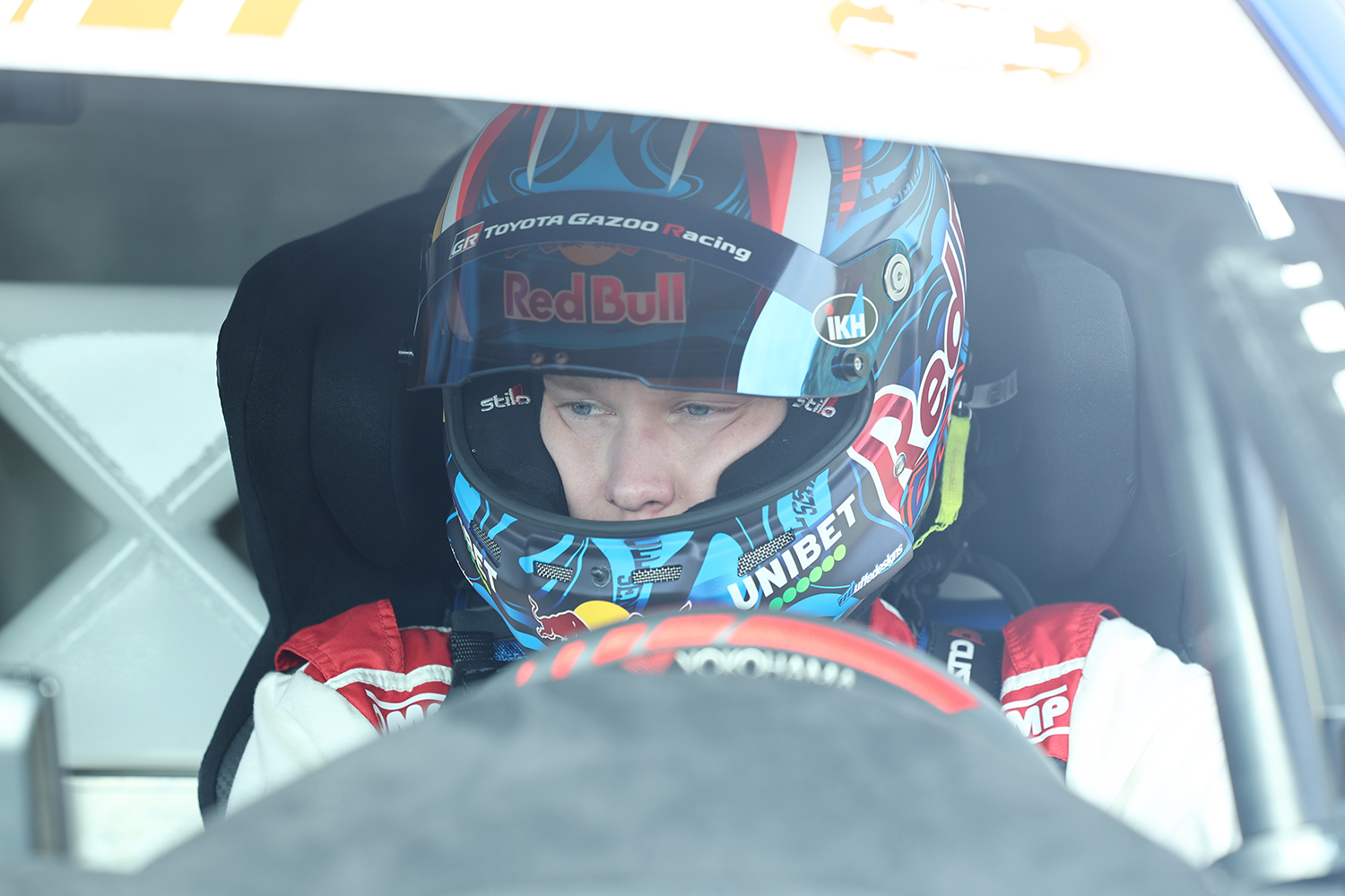 KR69 CUSCO Racing「Red Bull GR COROLLA」を運転するカッレ・ロバンペラ選手