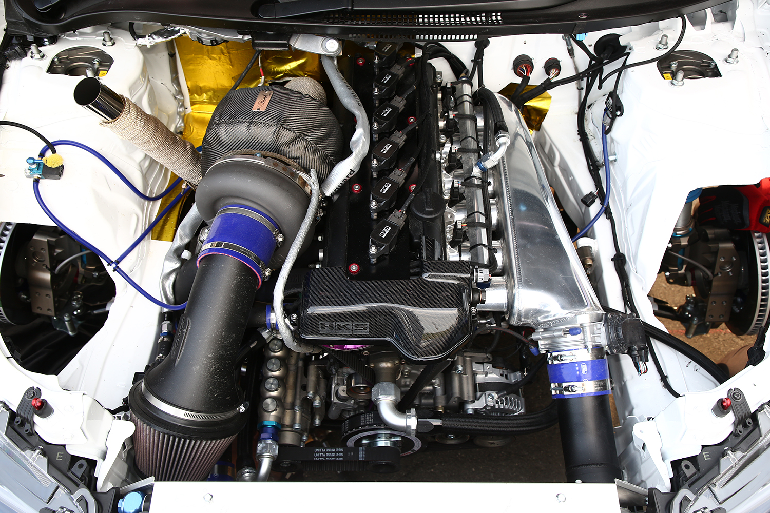 KR69 CUSCO Racing「Red Bull GR COROLLA」の2JZ-GTEエンジン