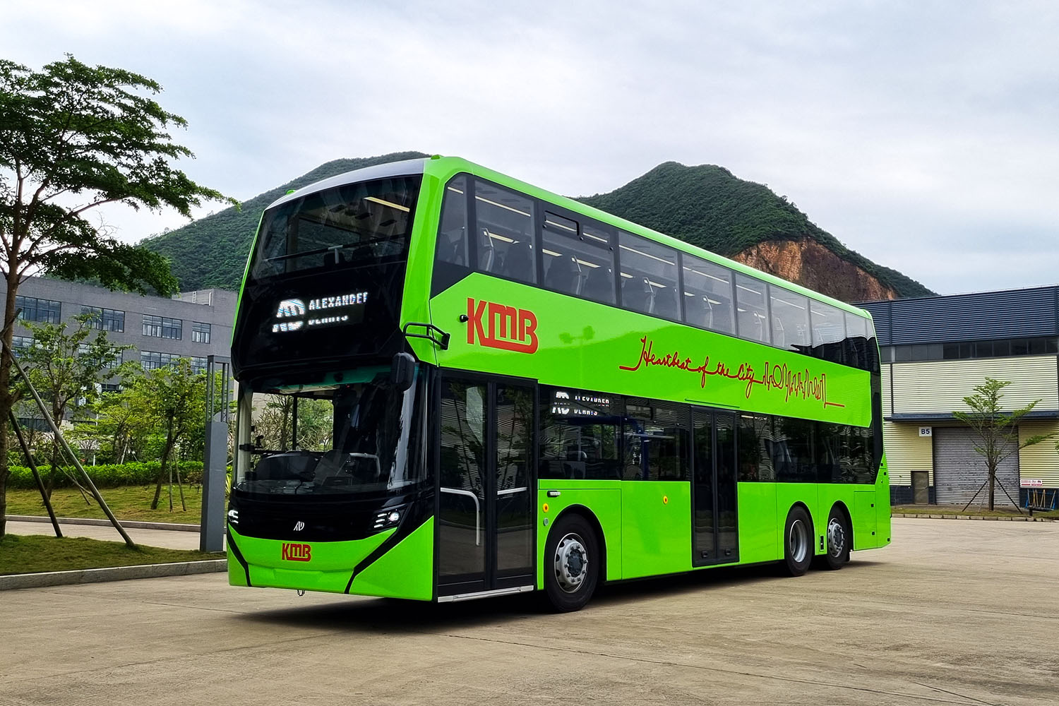香港のバス会社KMBのBYD Enviro500EV 〜 画像2