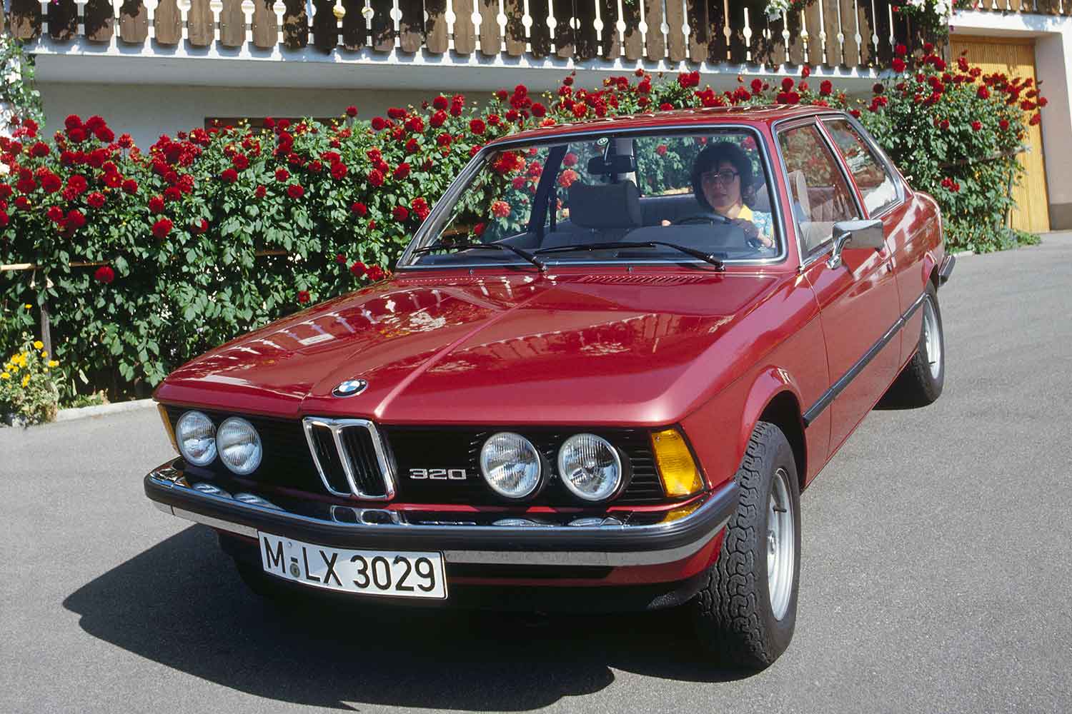 BMW3シリーズ（初代）の4灯ヘッドライト 〜 画像2