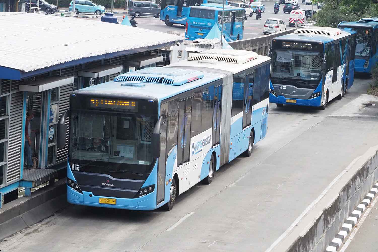 インドネシア国内を走る「トランスジャカルタ」のバス