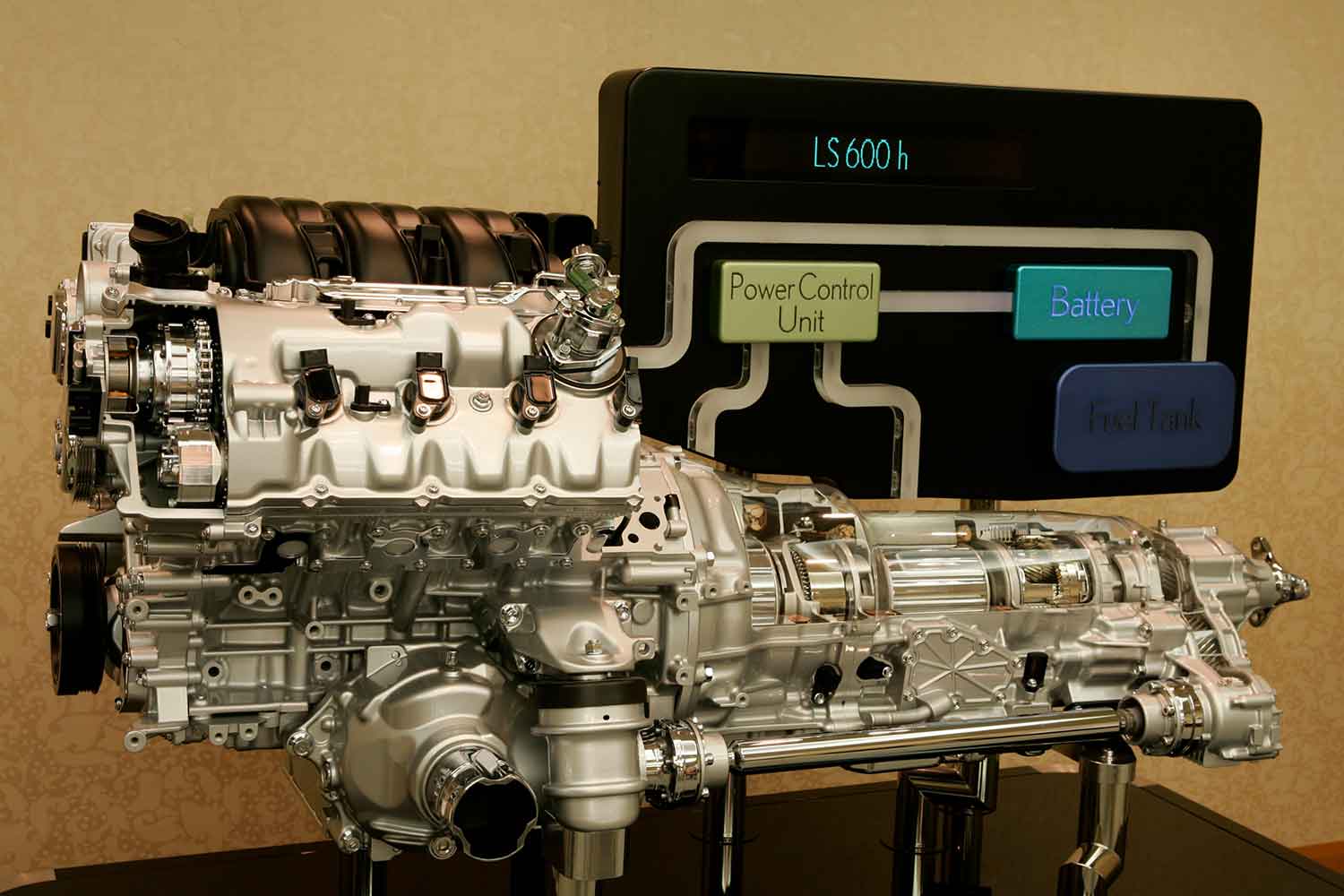Ls600 Engine レクサス「LS600h」がラグジュアリーカーに電動化という新たな価値観を持ち込んだ | 自動車情報・ニュース WEB CARTOP - 2ページ目