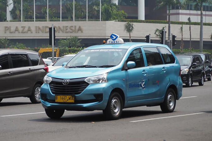 見た限り100%がMPV！　セダンタイプのタクシーがたった１年ですっかり姿を消したインドネシア