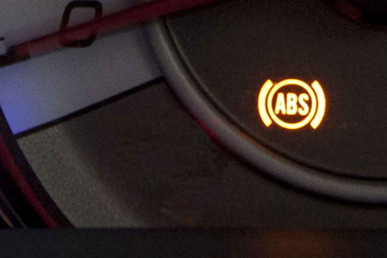 ABS警告灯の点灯写真