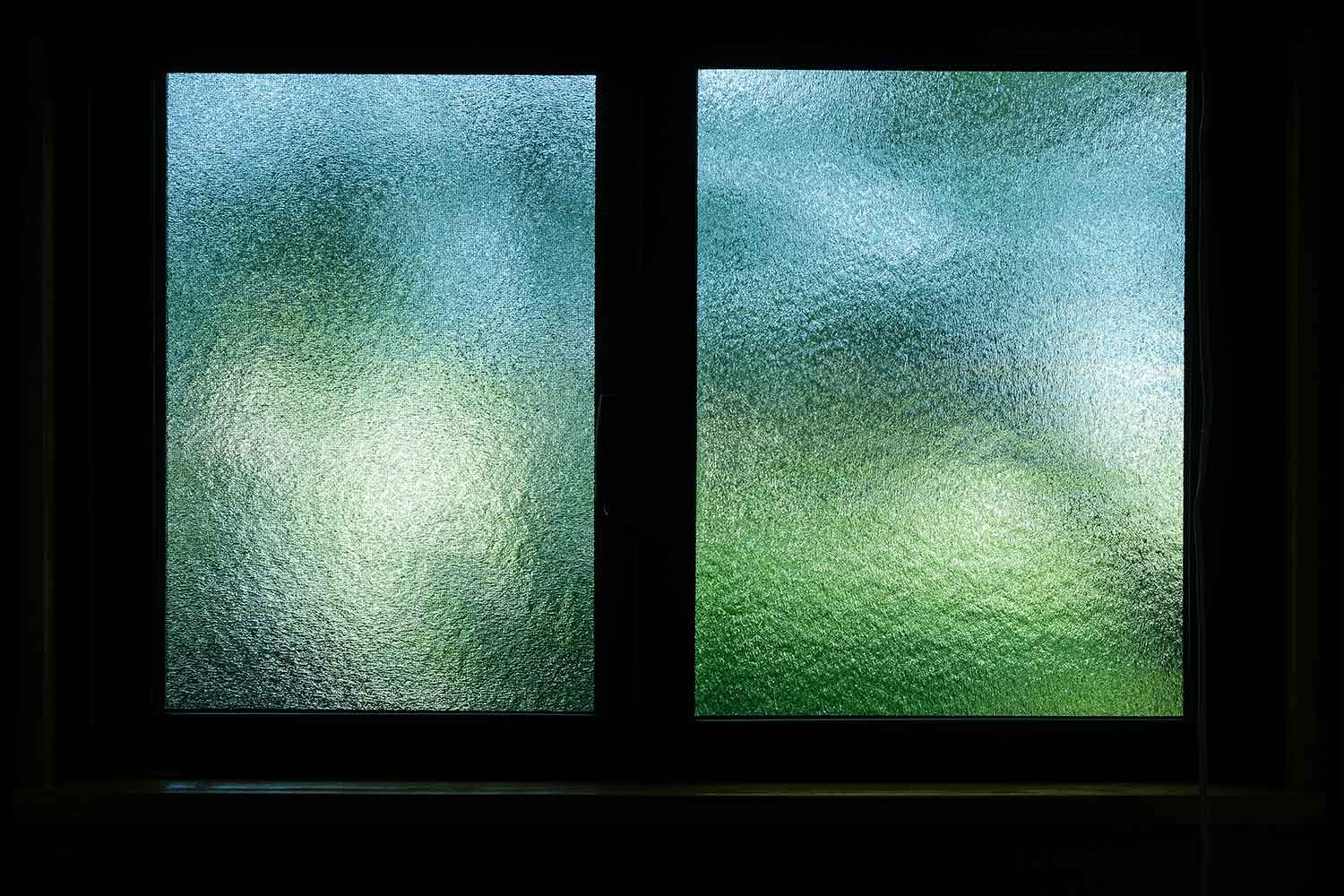 自宅の窓のイメージ写真