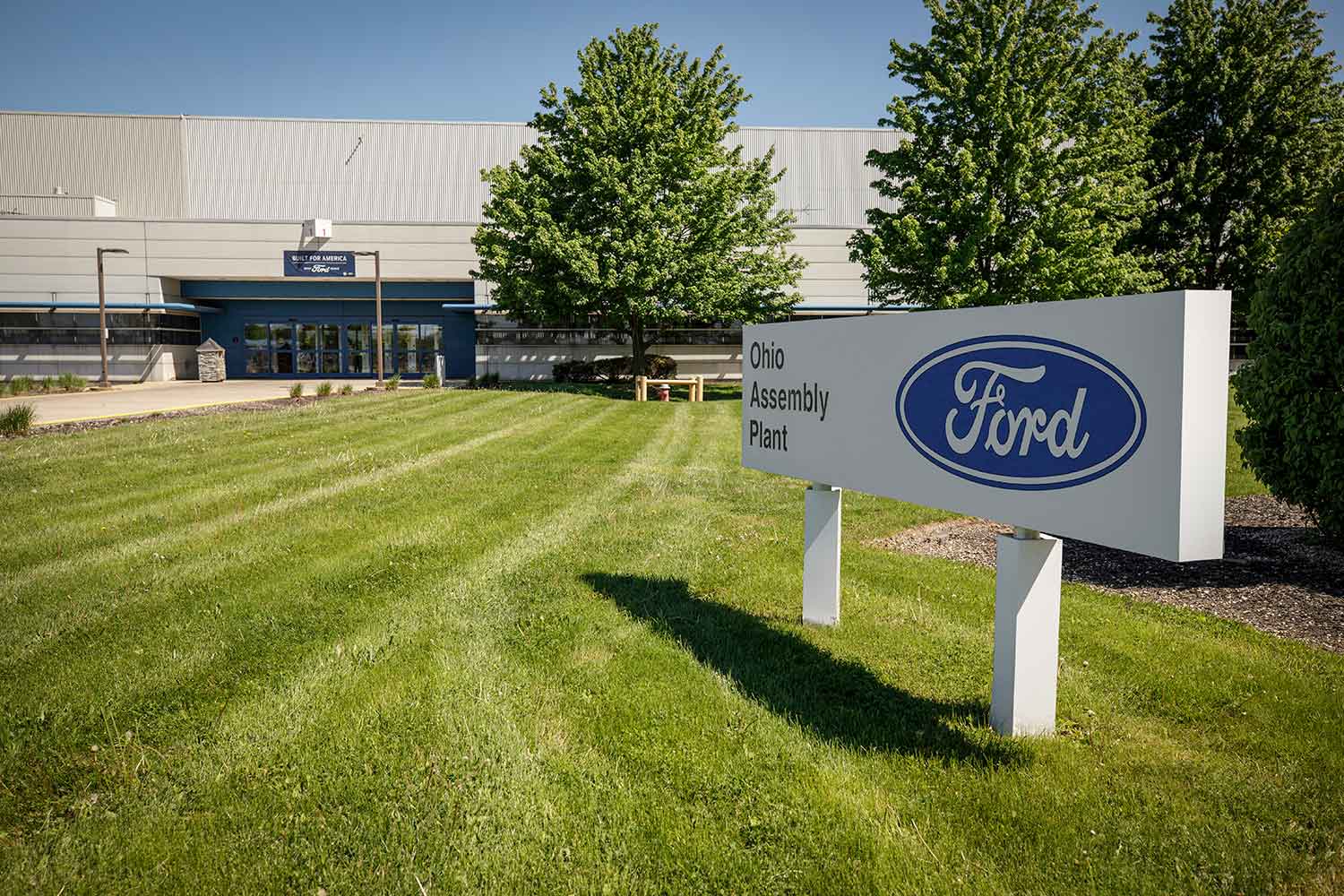 フォードの自動車工場の看板