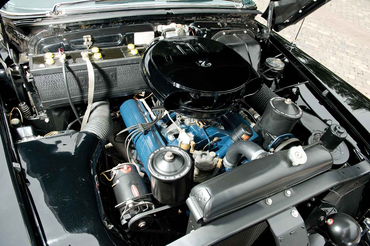 キャデラック・エルドラド（初代）のV8エンジン