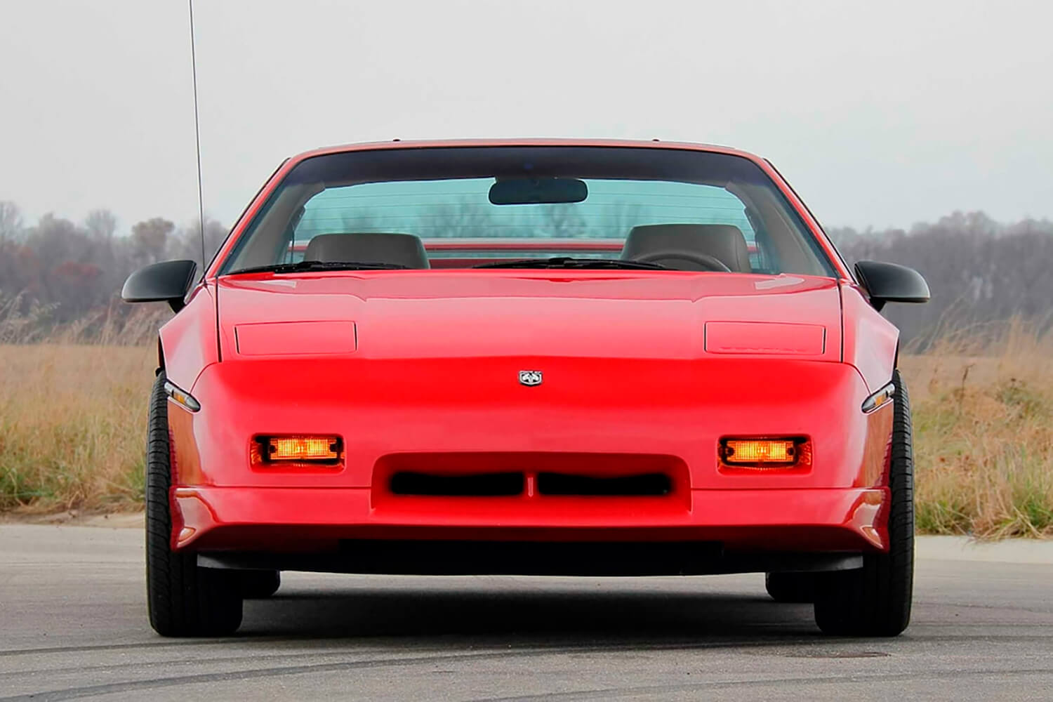 スーパーカーのレプリカを作るのにもってこいだった「ポンティアック・フィエロ」がベース車にするにはもったいないくらい優良なミッドシップマシンだっ