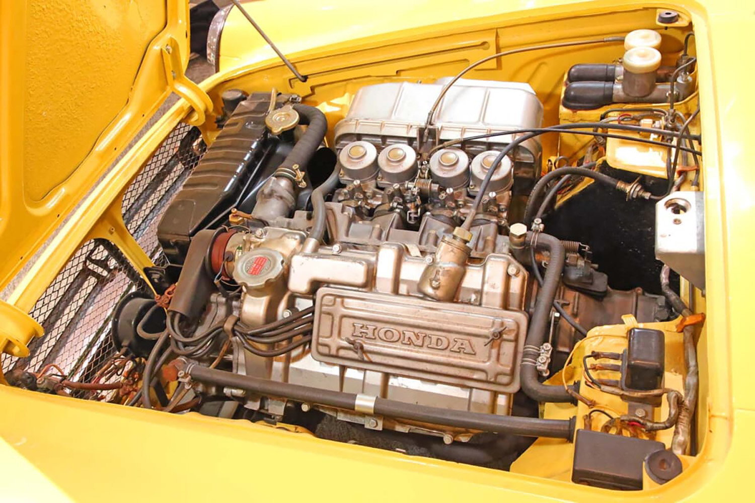 ホンダS800のエンジン